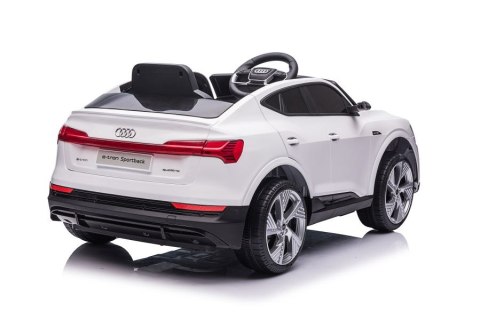 Auto Na Akumulator Audi E- Tron Białe QLS-6688 Światła LED MP3